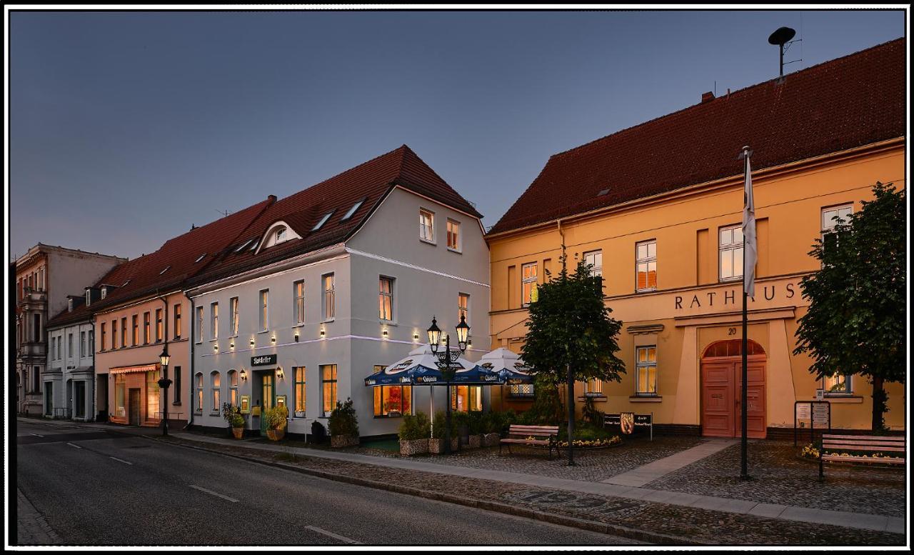 Ratskeller Hotel & Restaurant Lindow Esterno foto