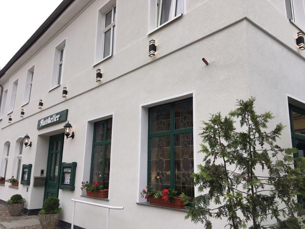 Ratskeller Hotel & Restaurant Lindow Esterno foto