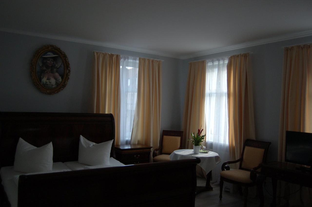 Ratskeller Hotel & Restaurant Lindow Esterno foto